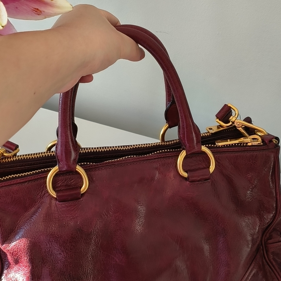 Miu Miu distressed leather satchel - Picture 4 of 7